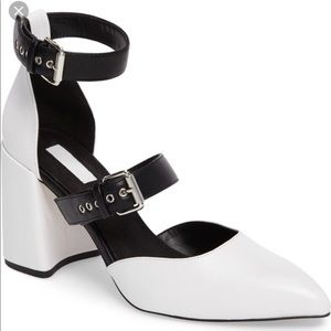 TOPSHOP D’ORSAY BLACK & WHITE BLOCK HEELS